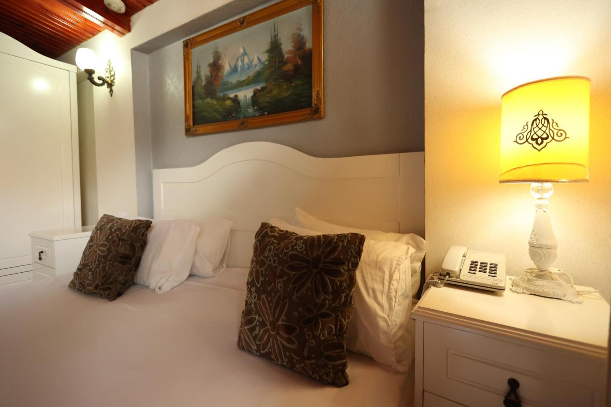 Asmali Hotel Istanboel Buitenkant foto